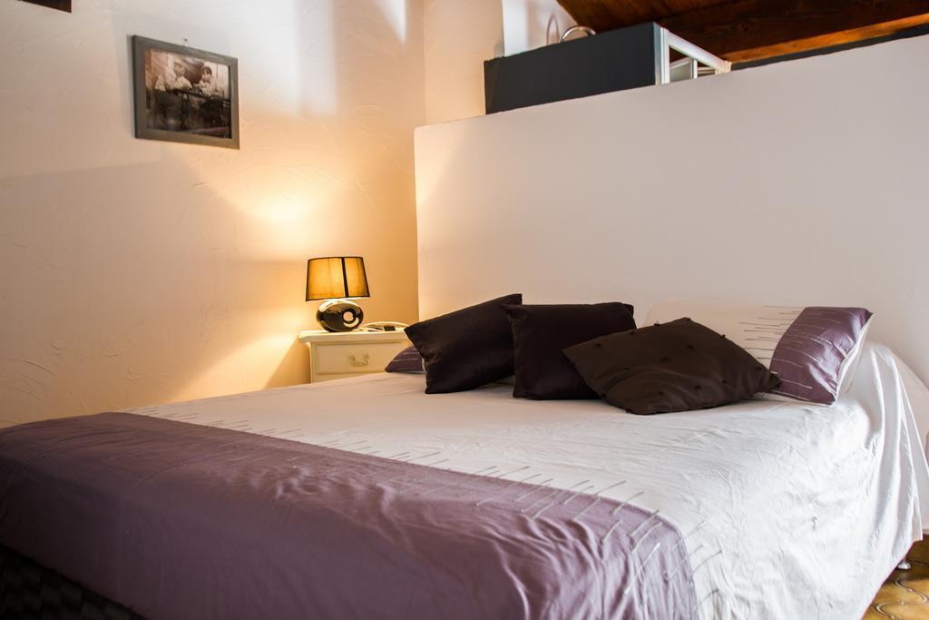 L'Armourier Bed and Breakfast Largentière Δωμάτιο φωτογραφία