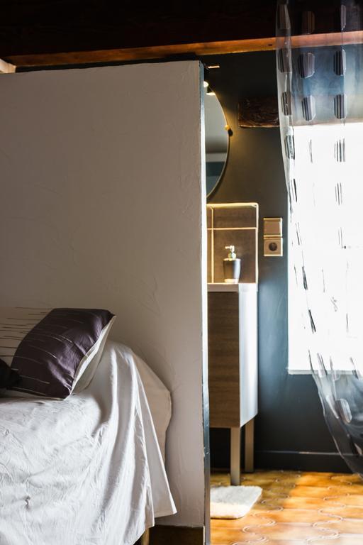 L'Armourier Bed and Breakfast Largentière Δωμάτιο φωτογραφία
