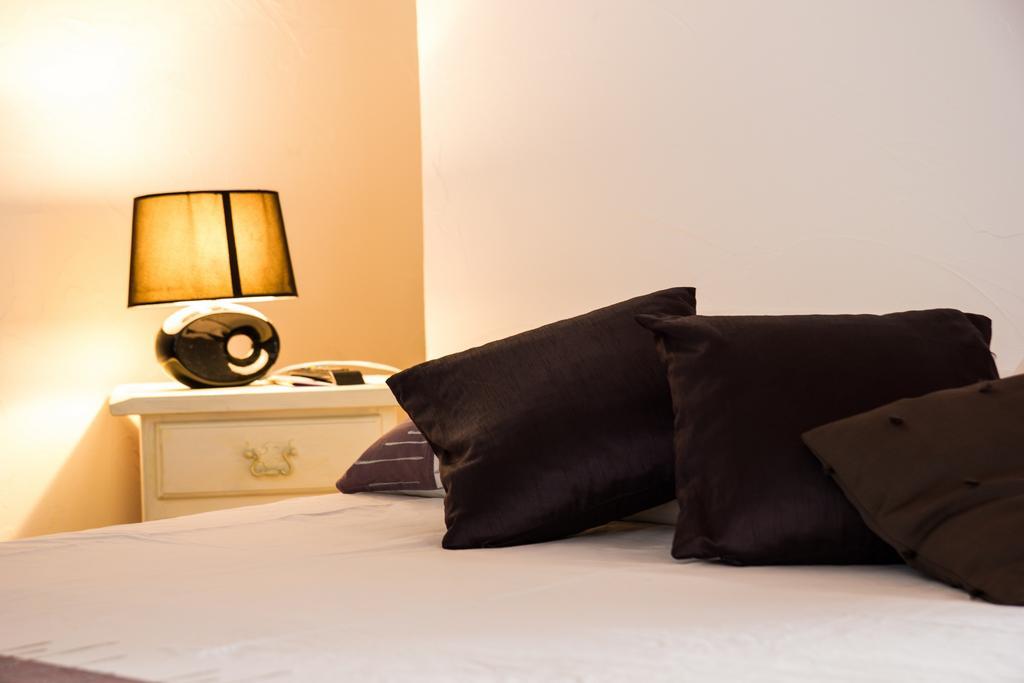 L'Armourier Bed and Breakfast Largentière Δωμάτιο φωτογραφία