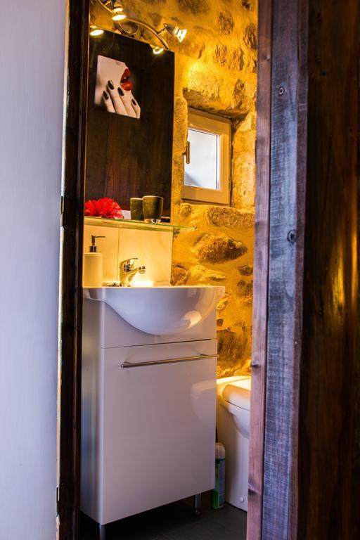 L'Armourier Bed and Breakfast Largentière Δωμάτιο φωτογραφία