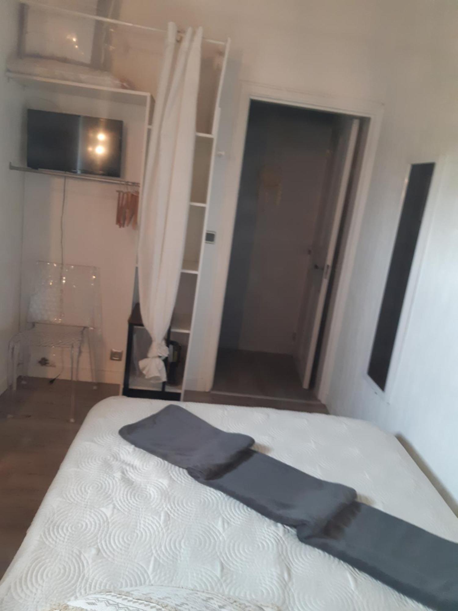 L'Armourier Bed and Breakfast Largentière Δωμάτιο φωτογραφία