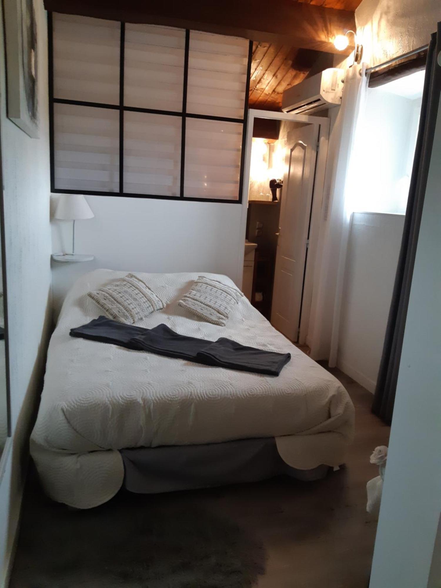 L'Armourier Bed and Breakfast Largentière Δωμάτιο φωτογραφία